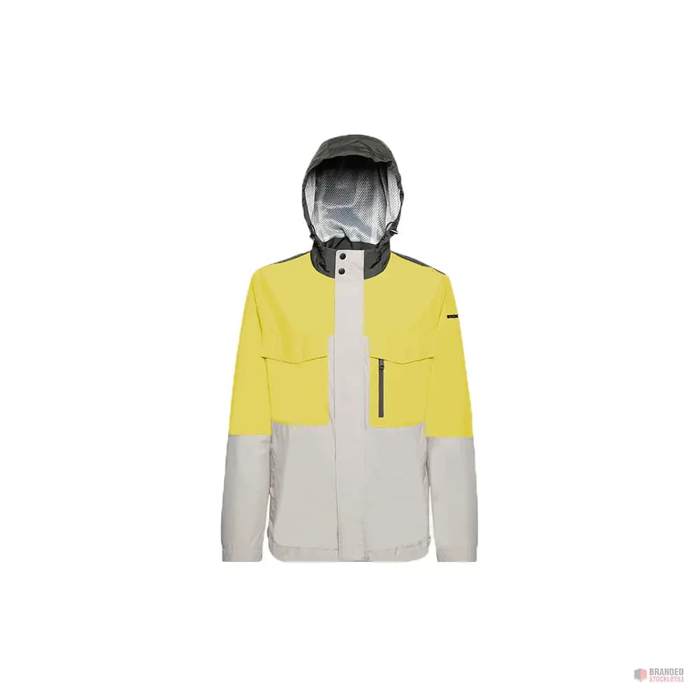LOT of 50 men's jackets from the Geox brand for the Spring-Summer season.