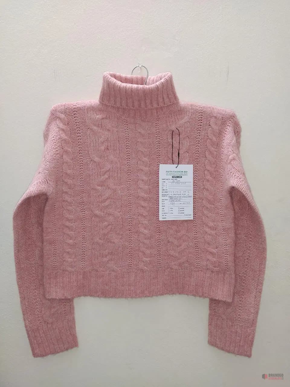 LADIES DIAMOND CABLE SWEATER